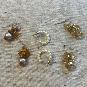 3 earrings: faux pearls and crystal